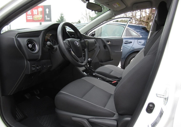 Toyota Auris cena 51893 przebieg: 53700, rok produkcji 2018 z Dąbrowa Tarnowska małe 172